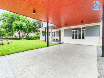 *****บ้านเดี่ยวมือสอง ม.มัณฑนา วัดพระเงิน หลังมุม! คุณภาพจากแบรนด์ L&H เนื้อที่กว้างขวางเกือบ 145 ตร.ว. มาพร้อมฟังก์ชันจัดเต็ม 5 ห้องนอน 3 ห้องน้ำ จอดรถ 2 คัน แถมฟรี! เครื่องปรับอากาศ 3 เครื่อง! โครงการตั้งบนทำเลเดินทางสะดวก ใกล้รถไฟฟ้าสายสีม่วง "สถานีตลาดบางใหญ่" และทางด่วน "ศรีรัช"